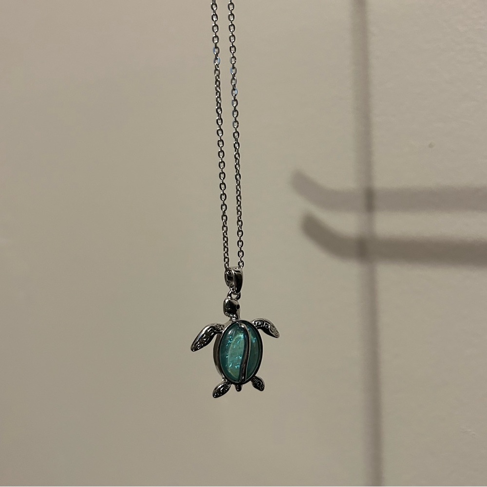 Sea Turtle Necklace- NWOT